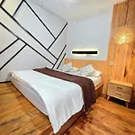Cabin Linggayoni Dieng